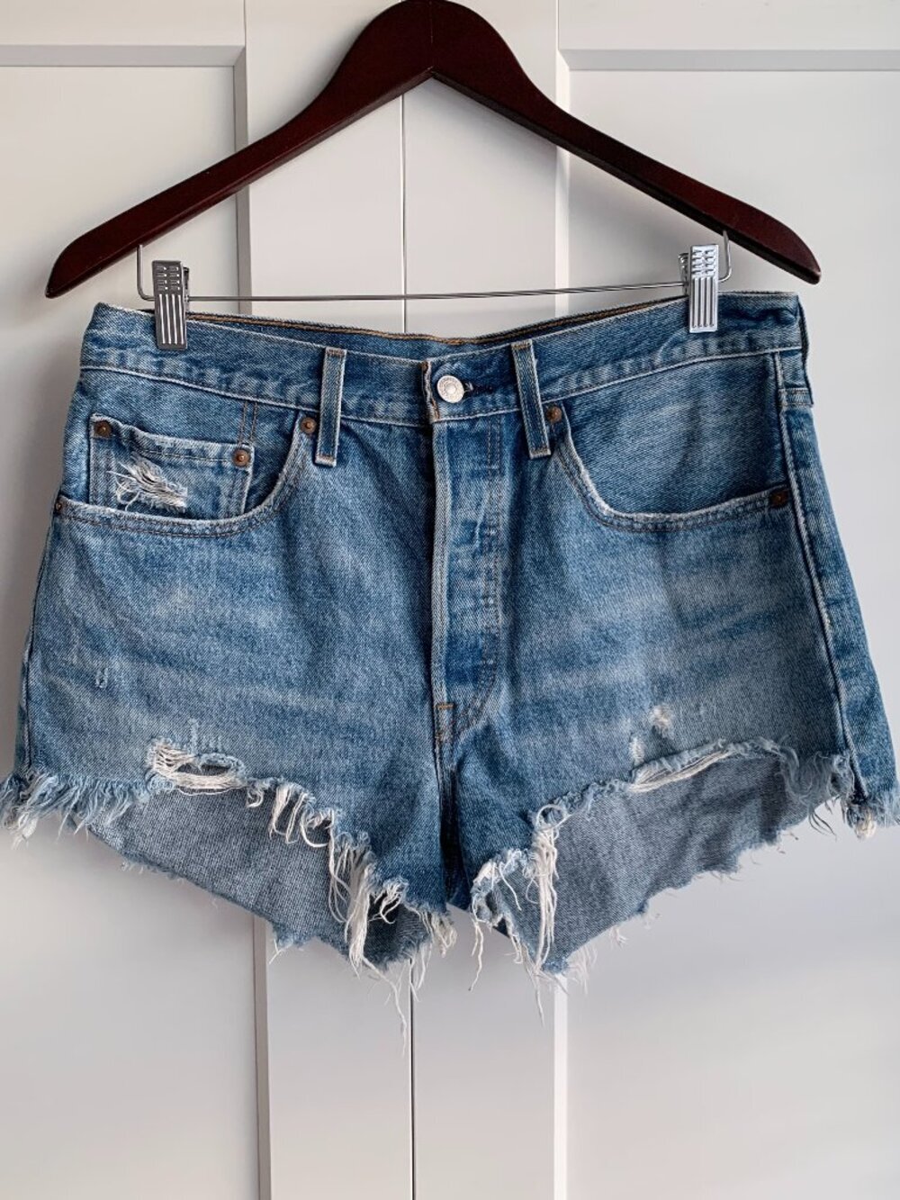 Levi's 501 Denim Short Women's size 30 - Picture 1 of 8